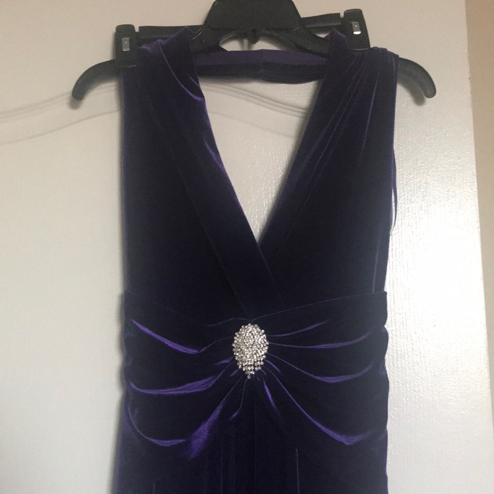 Formal Dress - Picture 2 of 4